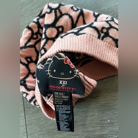 Hello Kitty toque - Picture 2 of 2